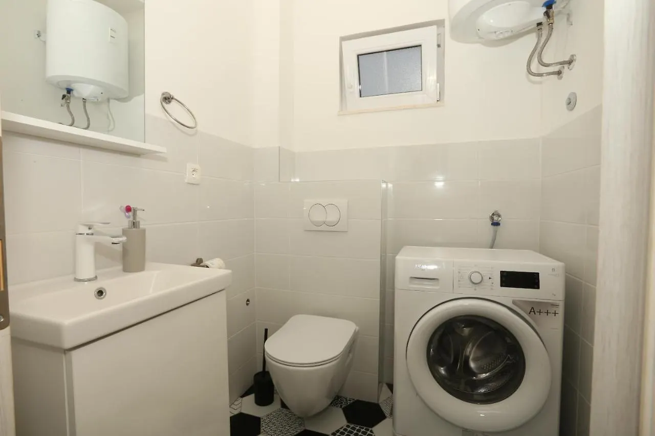 Apartment Apartman Luce Trogir